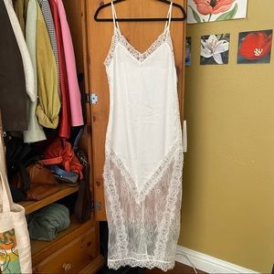 NWT Lioness Hideaway Maxi Dress